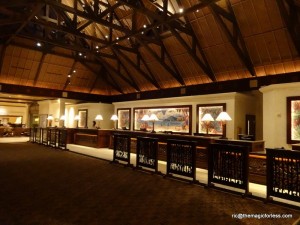Royal Pacific Lobby DSC00104