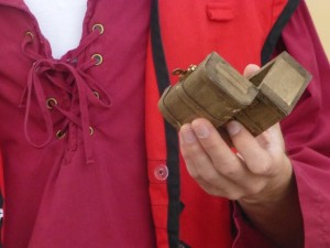 Clues Clues are found in these small treasure chests