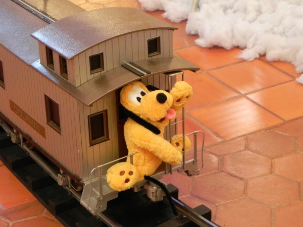 WDW Swan and Dolphin Holiday Dolphin Train Caboose