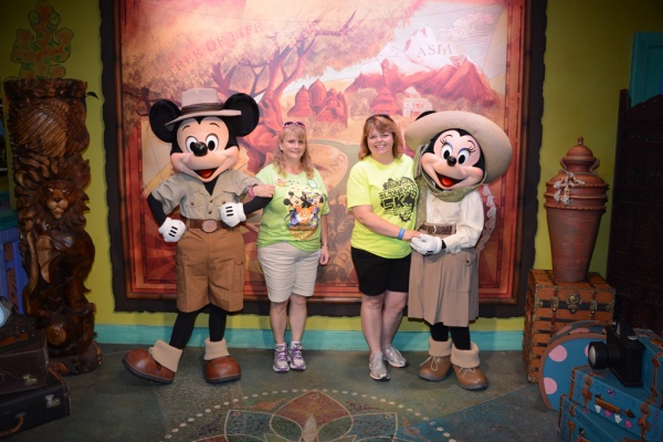 Mickey & Minnie in Animal Kingdom 