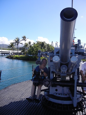 Submarine deck gun