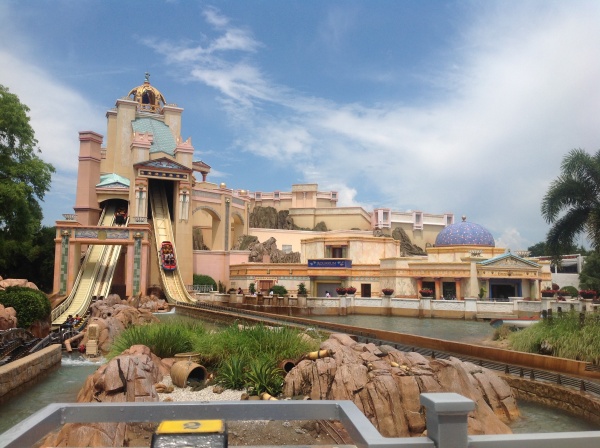 Journey to Atlantis This ride looks like a lot of fun!