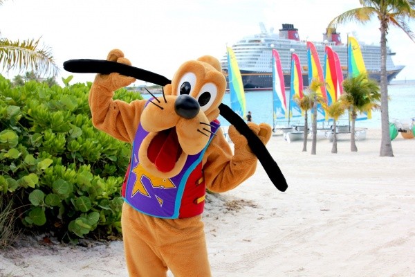 Pluto at Scuttle's Cove, Castaway Cay