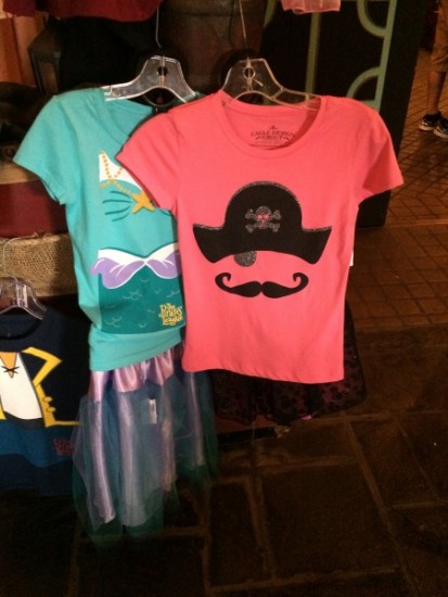 Deluxe Mermaid Look The costume mermaid t-shirt and tutu