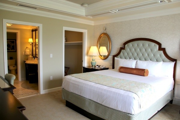 The Villas at Disney's Grand Floridian Resort & Spa - Master Bedroom