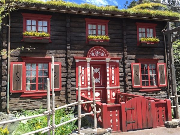 Anna and Elsa's summer home at Royal Sommerhus - Epcot's Norway Pavilion
