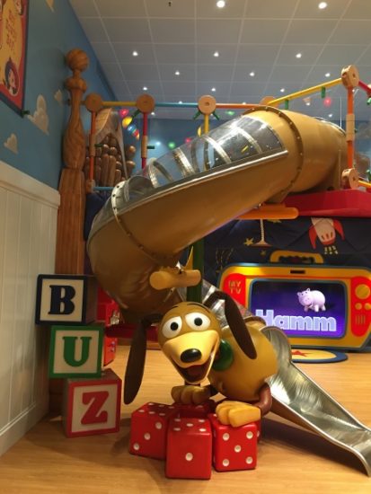 Disney Wonder Oceaneer Club - Andy's Room - Dog Slinky Slide Andy's Room - Dog Slinky Slide