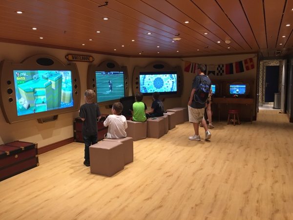 Disney Wonder Oceaneer Lab - Gaming Wheel House Gaming Wheel House