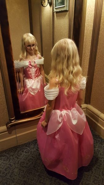 BBB IFO Dressing Room Mirror Bibbidi Bobbidi Boutique Princess Makeover