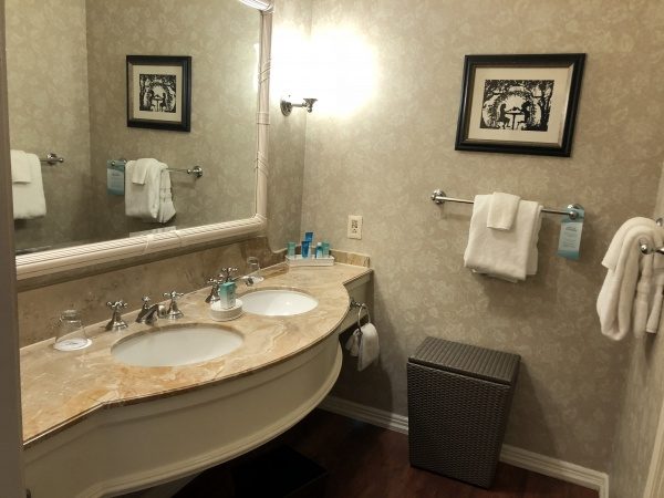 Blog GF 8 Sink / dressing area
