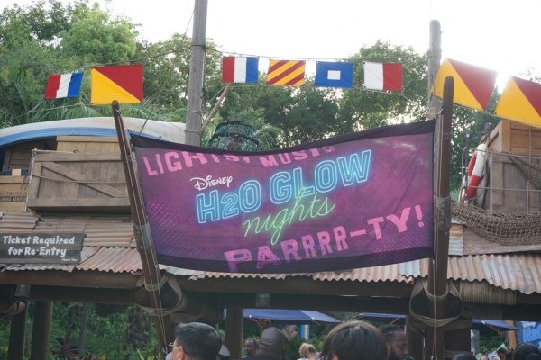 H20 Glow Nights PARRR-TY!