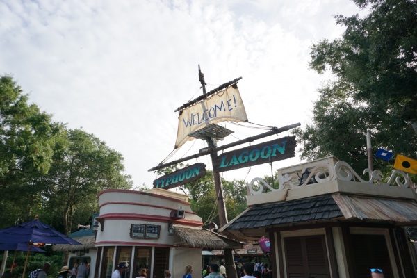 typhoonlagoonwelcom Typhoon Lagoon welcome sign
