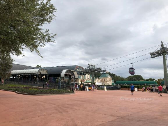 Riding Disney's Skyliner