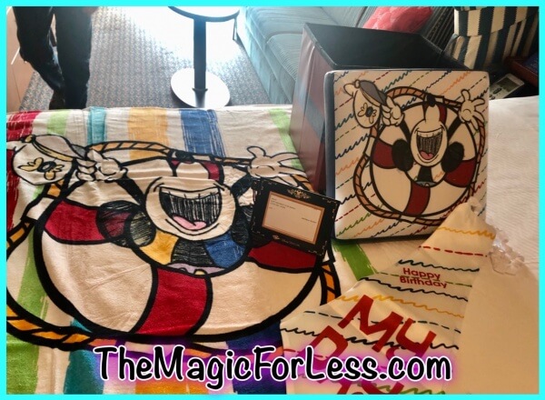 collapsible box and beach towel! collapsible box and beach towel!