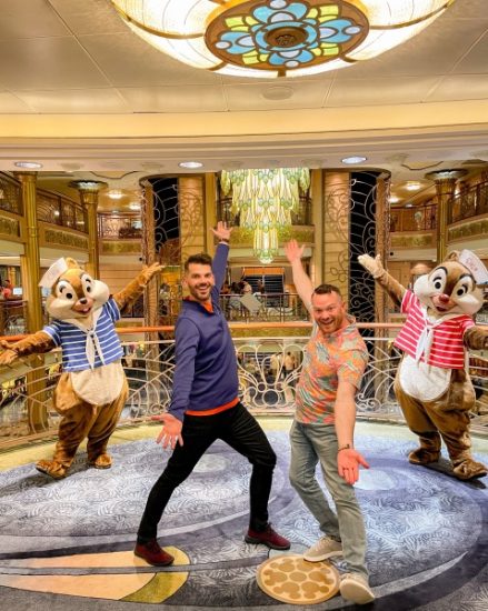 Meeting Chip n Dale on Disney Cruise Line