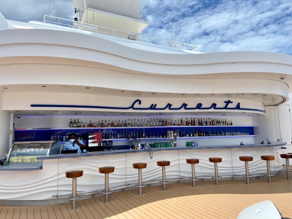 Bars and Lounges on the Disney Dream