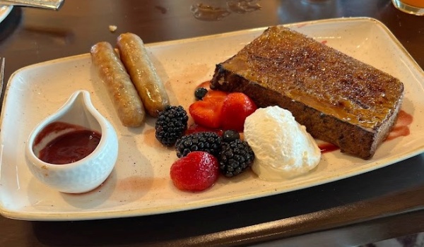 Topolino's Character Breakfast French Toast Brûlée