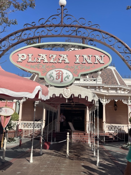Experience the Magic Parade Dining Package