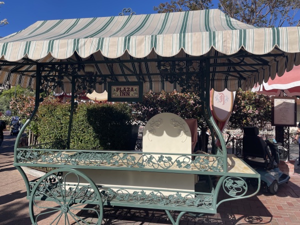 Experience the Magic Parade Dining Package