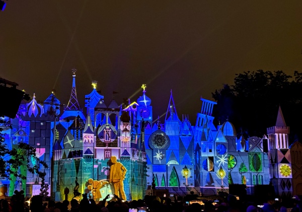 Tapestry of Happiness Projection Show new for the Disneyland 70th Celebration