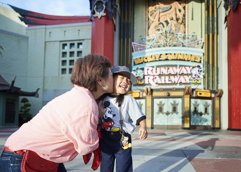 Guests at Mickey and Minnie's Runaway Railway