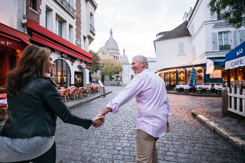 Paris - Guests in Street - ABD - England and France