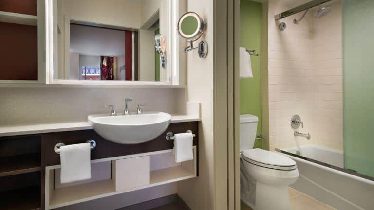 Guest Room Bathroom